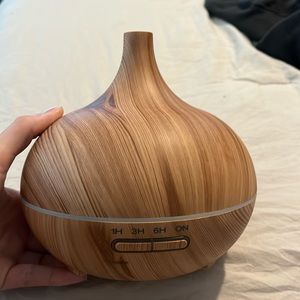 Oil Diffuser with 6 essential oils included